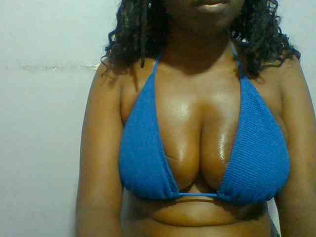 Sweet-petite webcam