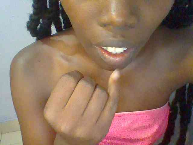 Sweet-petite webcam