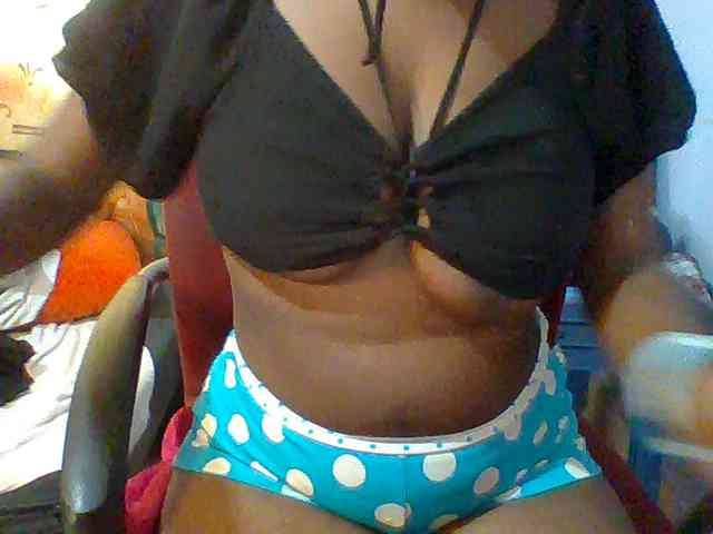 Sweet-petite webcam