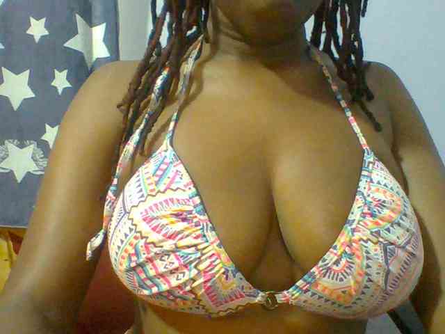 Sweet-petite webcam