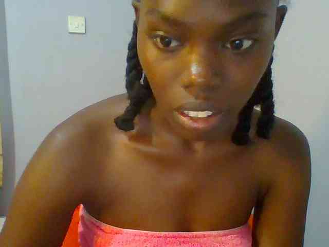 Sweet-petite Sweet-petite