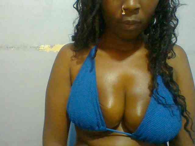Sweet-petite webcam