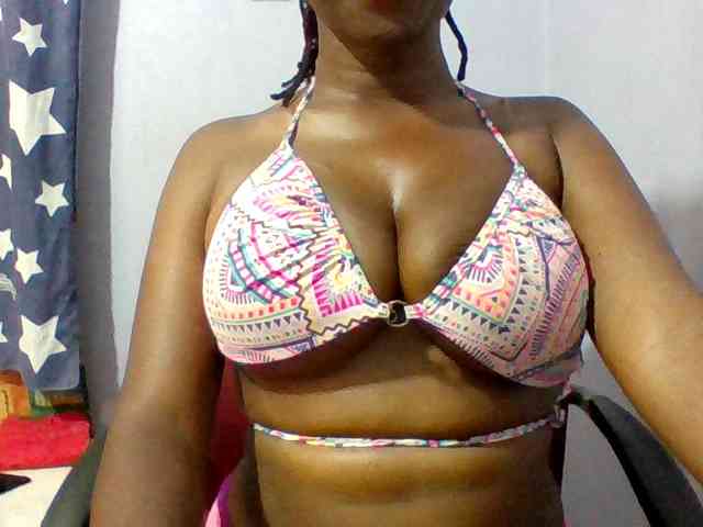 Sweet-petite webcam