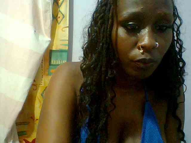 Sweet-petite webcam