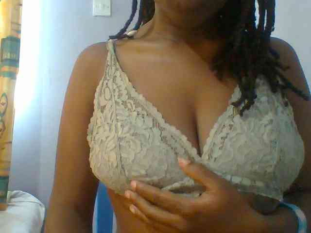 Sweet-petite webcam