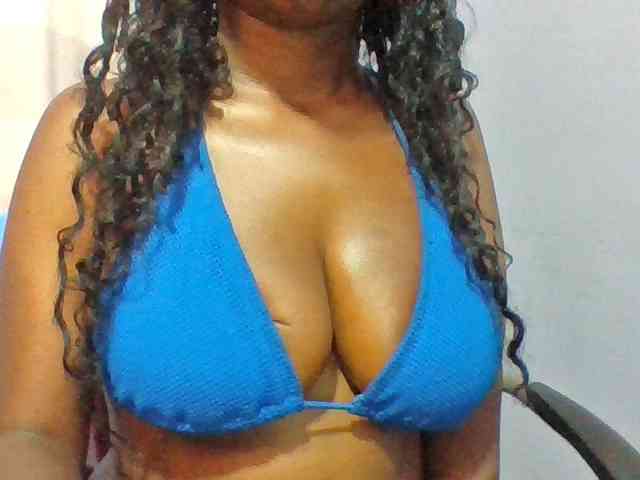 Sweet-petite webcam