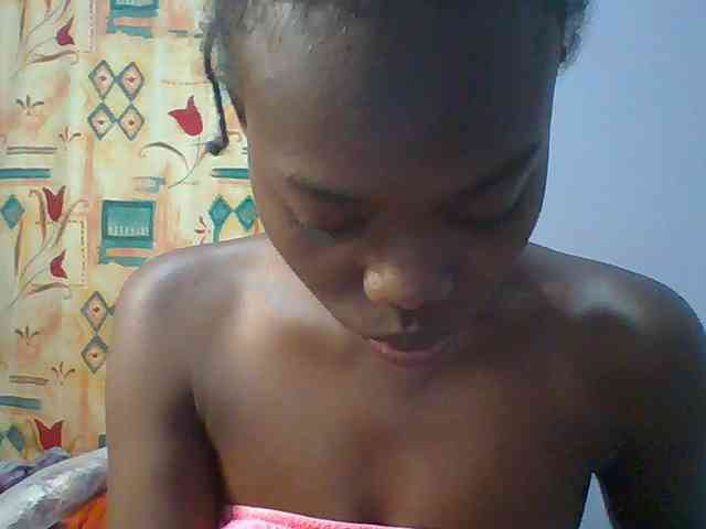 Sweet-petite webcam