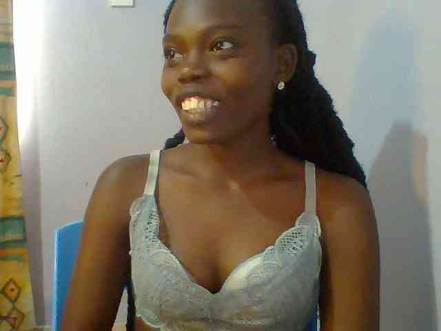 Sweet-petite webcam
