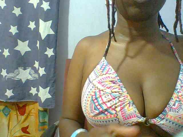 Sweet-petite webcam