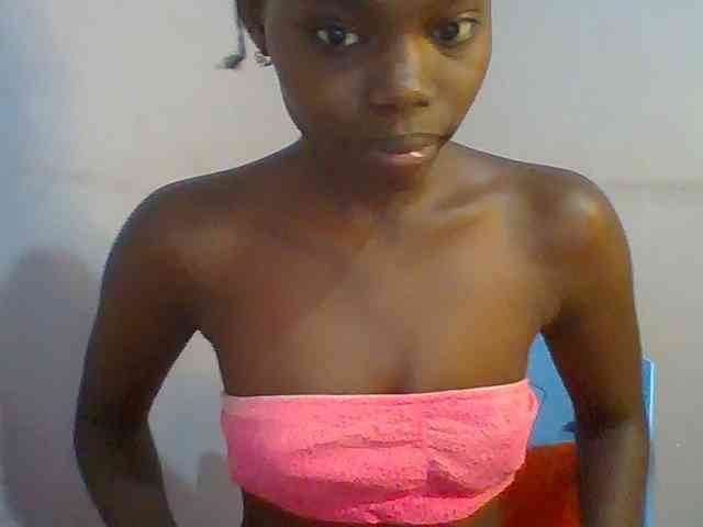 Sweet-petite webcam