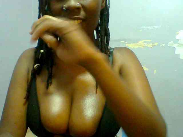 Sweet-petite webcam