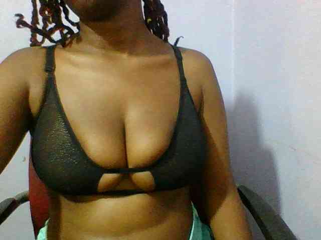 Sweet-petite webcam