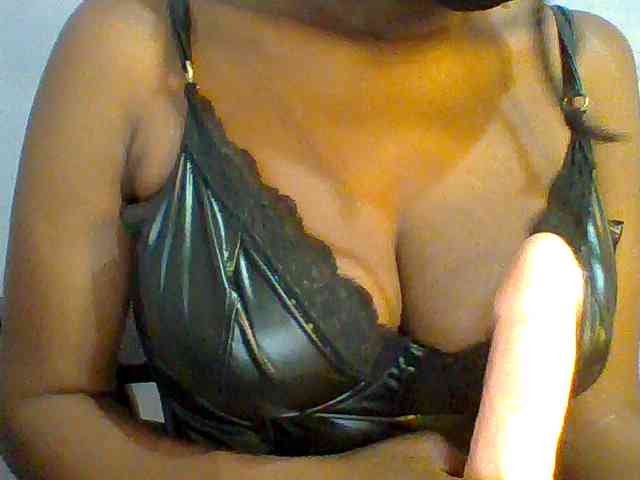 Sweet-petite Sweet-petite
