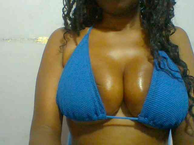 Sweet-petite webcam