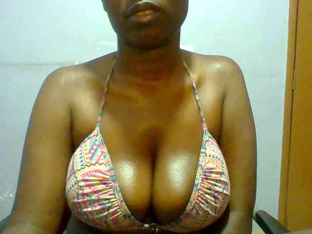 Sweet-petite webcam