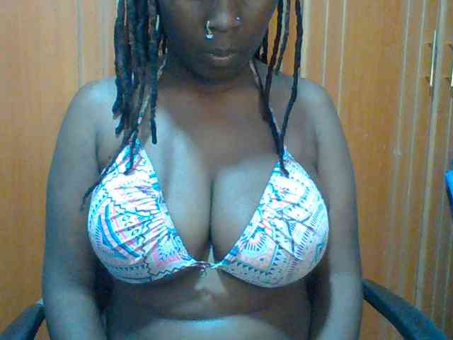 Sweet-petite Sweet-petite