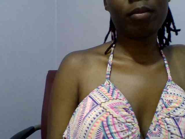 Sweet-petite webcam