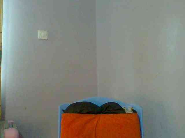 Sweet-petite webcam