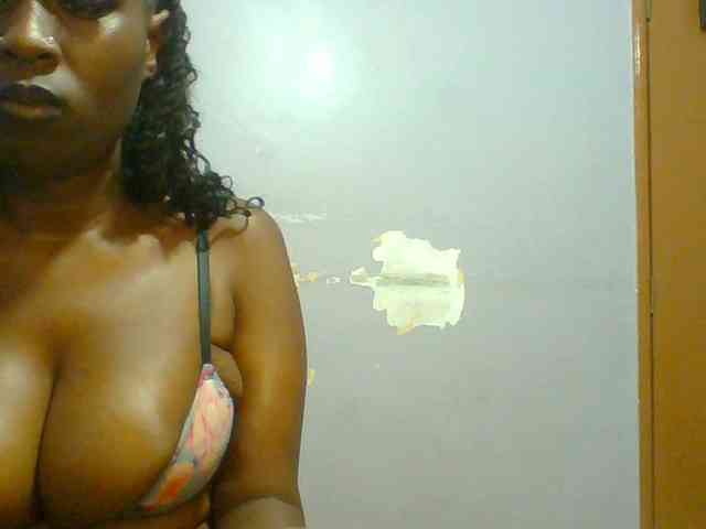 Sweet-petite webcam
