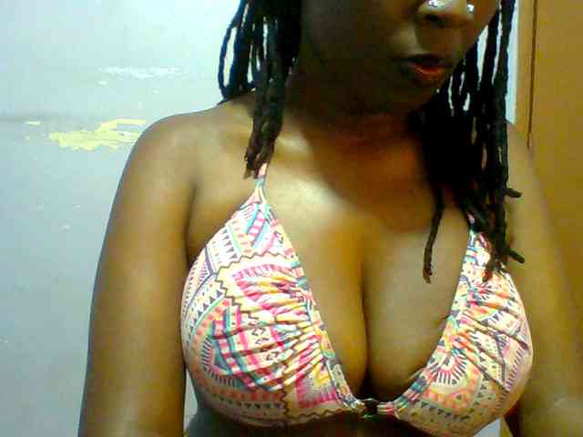 Sweet-petite Live Webcam on BongaCams