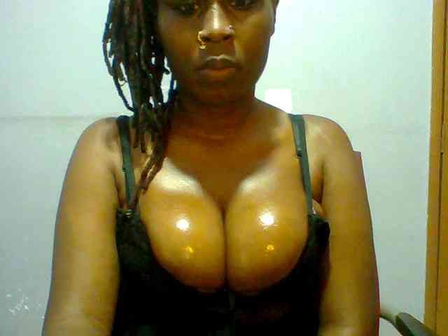 Sweet-petite webcam