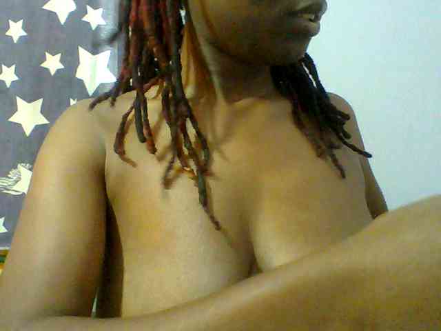 Sweet-petite webcam