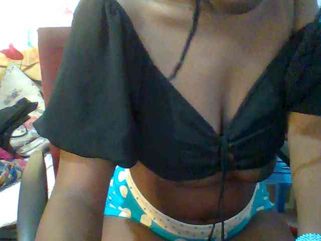 Sweet-petite webcam
