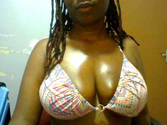 Sweet-petite webcam