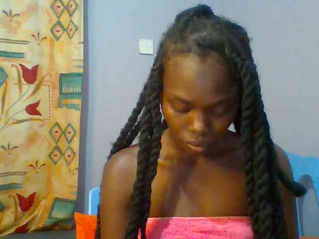 Sweet-petite webcam