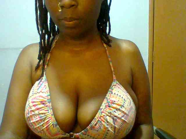 Sweet-petite webcam