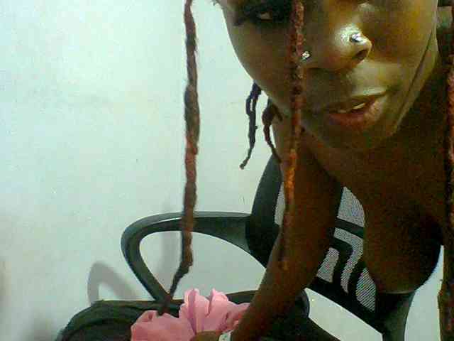 Sweet-petite webcam