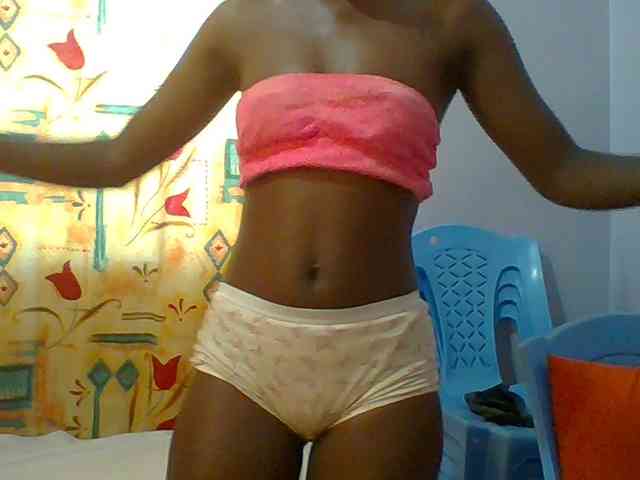 Sweet-petite webcam
