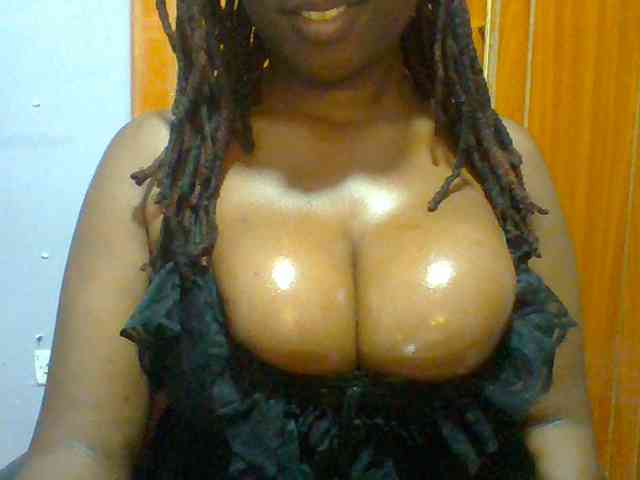 Sweet-petite webcam