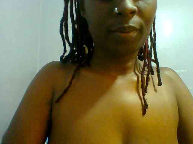 Sweet-petite webcam