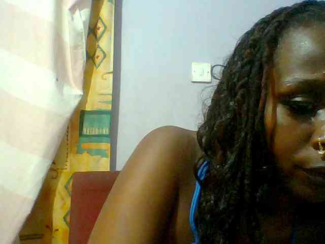 Sweet-petite webcam