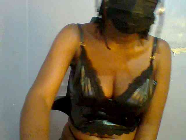 Sweet-petite webcam
