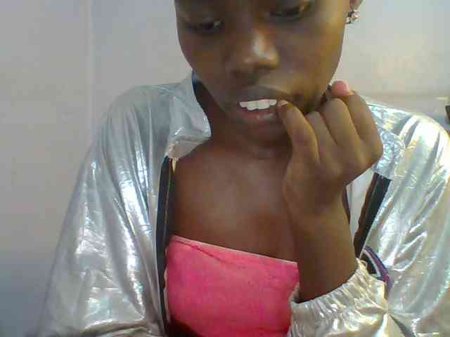 Sweet-petite webcam