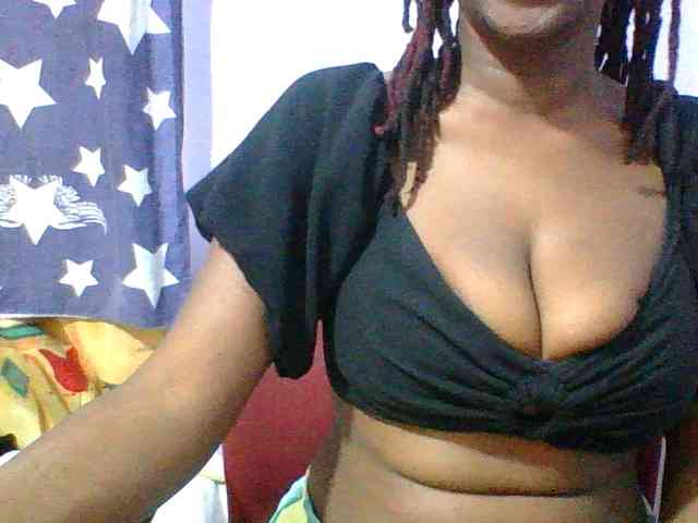 Sweet-petite webcam