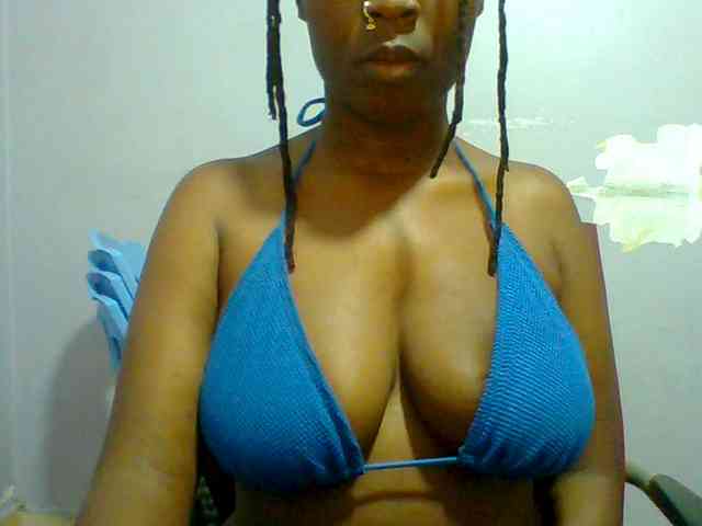 Sweet-petite webcam