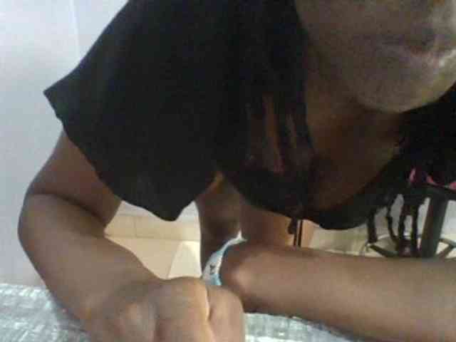 Sweet-petite webcam