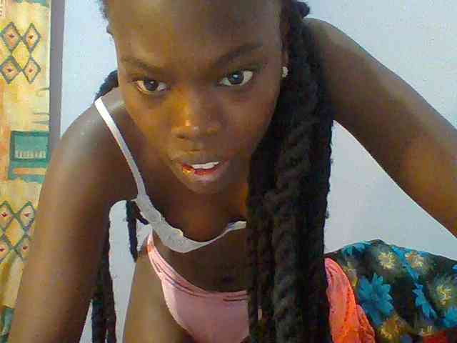 Sweet-petite Sweet-petite