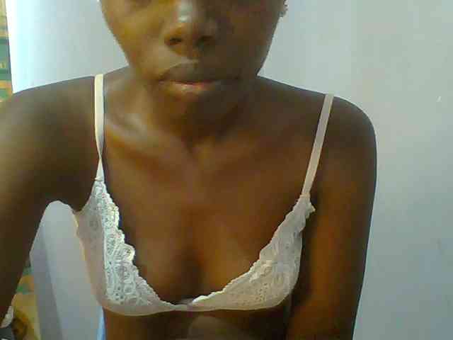 Sweet-petite webcam