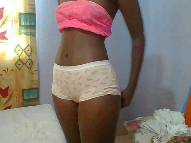 Sweet-petite webcam