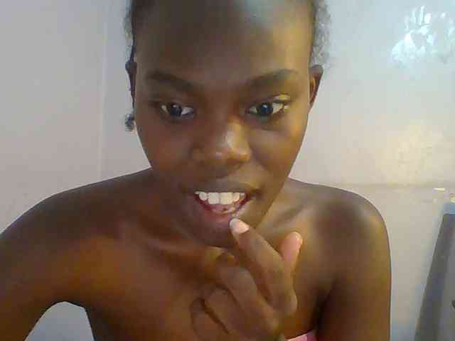 Sweet-petite Sweet-petite