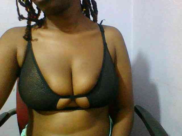 Sweet-petite webcam