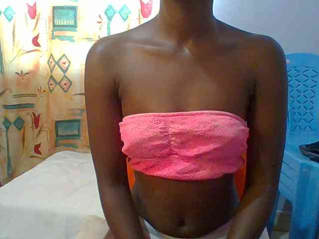 Sweet-petite webcam