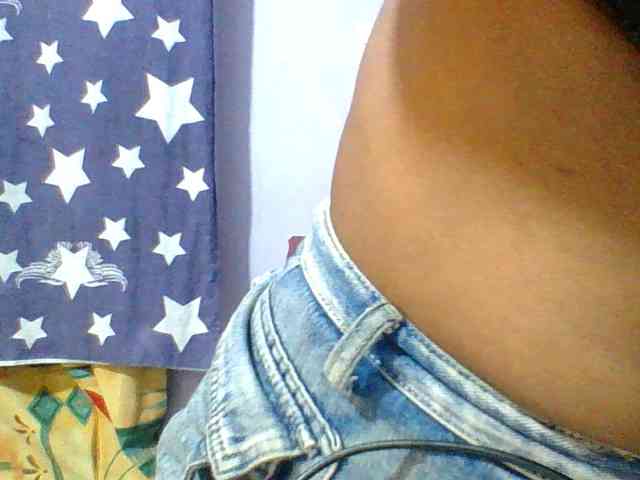 Sweet-petite webcam