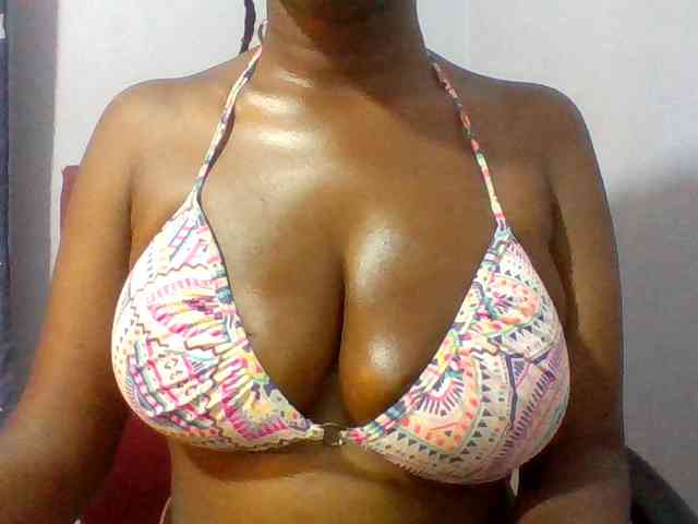 Sweet-petite webcam