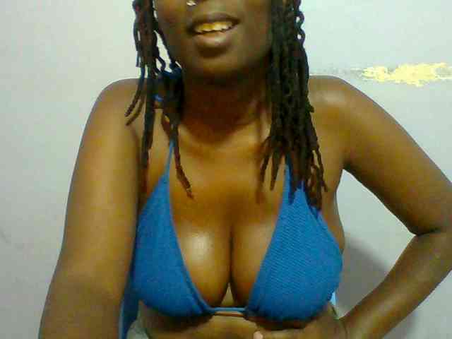 Sweet-petite webcam