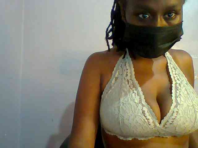 Sweet-petite webcam